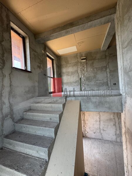 Peris Casa la rosu in Peris