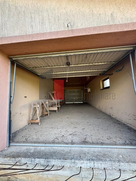 Peris Casa la rosu in Peris