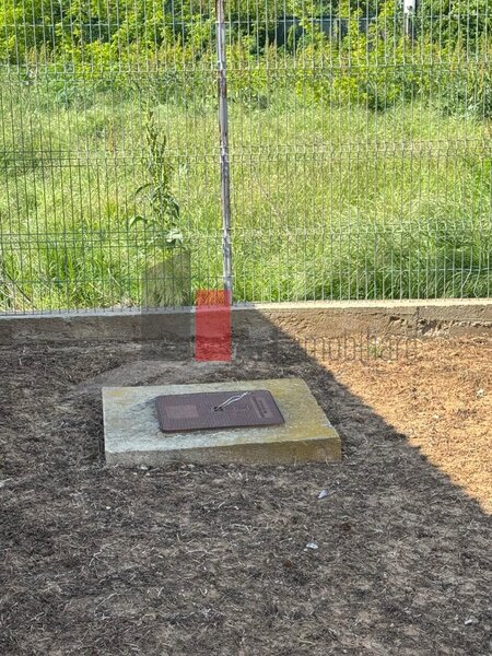 Peris Casa la rosu in Peris